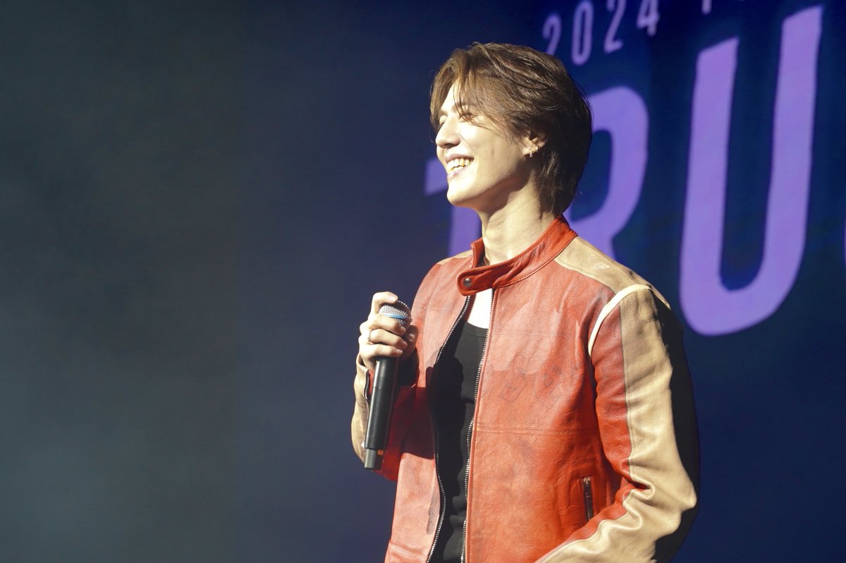 aomgofficial tweet media