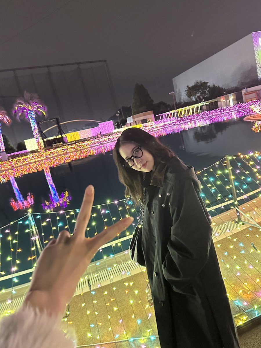 official__ME_I_'s tweet photo. 🫧 : #今日のミーアイ #KEIKO

冬のイルミが優勝すぎる、、、

#오늘의미아이
#ME_I #ミーアイ #미아이 https://t.co/d3cMTm0z16