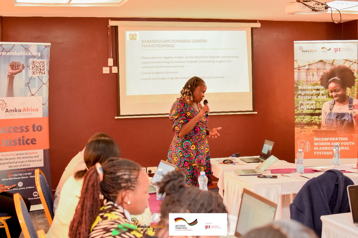 Amka_Africa_KE's tweet image. Today we are cultivating change from the ground up, in  partnership with GIZ, Deustche Gesellschaft für Interationale Zusammenarbeit (GIZ) GmbH and @kilimoKE, by  empowering women and youth on the law in relation to agriculture.
#GIZ #MoALD #amkaafrica