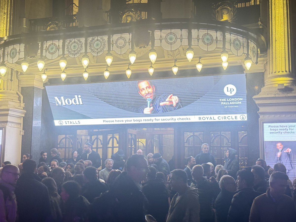 choumertpete's tweet image. Had a blast watching  ⁦@MODI_COMEDIAN⁩ last night! Even a goy like me loved the schvitzing and kvetching! Can’t wait for the next gig in Feb 2025! #MODILIVE