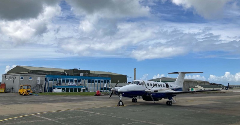 RoyalNavy's tweet photo. Bosses @RNASCuldrose are looking to curb fuel bills and pollution, dramatically cutting energy use across the Cornish air station and ending reliance on fossil fuels to power/heat the base's 150 buildings by harnessing 'green tech'. ⚡💡🔥
