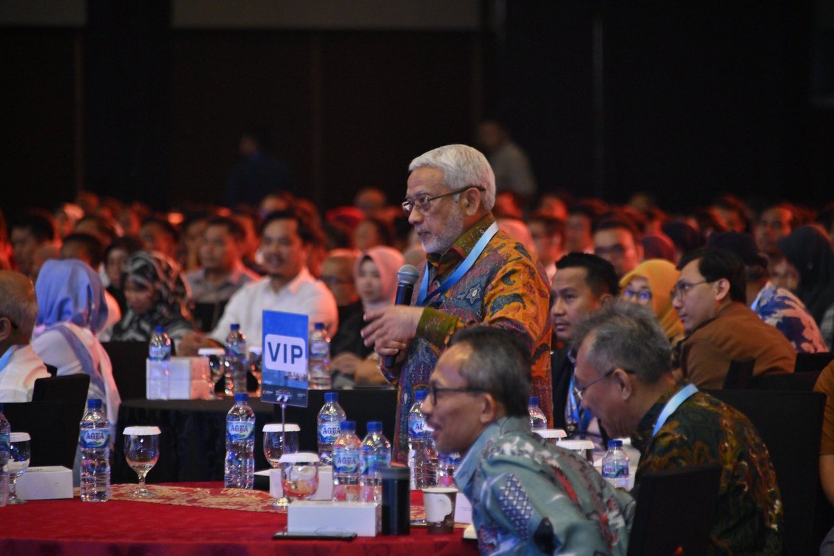 Konstruksiind's tweet photo. Dalam Konferensi Rantai Pasok ini, masing-masing pembicara menjabarkan bidang serta keunggulan dalam sumbangsih nyata terhadap industri konstruksi Indonesia🇮🇩✨ https://t.co/NOohJkRZ6c