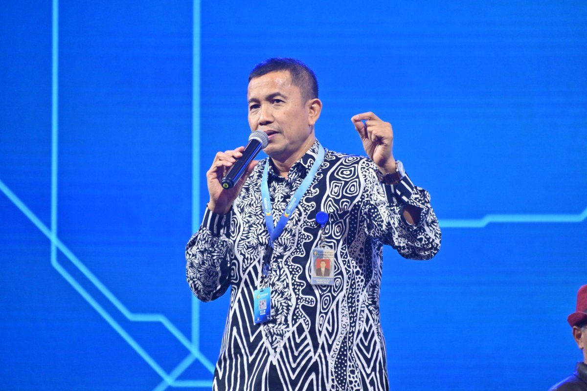 Konstruksiind's tweet photo. 🔹 Rantai Pasok Conference di Konstruksi Indonesia 2024 🔹

Hari ini, para pakar industri berkumpul di Rantai Pasok Conference untuk membahas strategi penguatan rantai pasok konstruksi! 🌐🔗

#KonstruksiIndonesia #RantaiPasok #InfrastrukturBerkelanjutan #KI2024 https://t.co/486SbgK4hP
