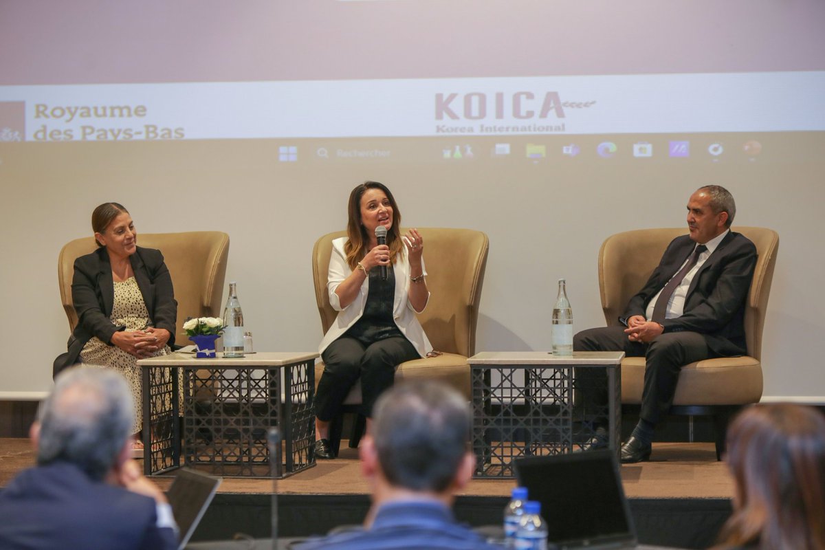 Moderated by <a href="/UNDPinTunisia/">UNDP Tunisia</a>'s Hela Ben Mesmia, session 1️⃣ enabled senior officials from 🇹🇳 to share with their peers good practices and lessons learned harvested over two years in the field of corruption risk management including in the health🩺 water🚰 &amp; transport🚏 sectors.