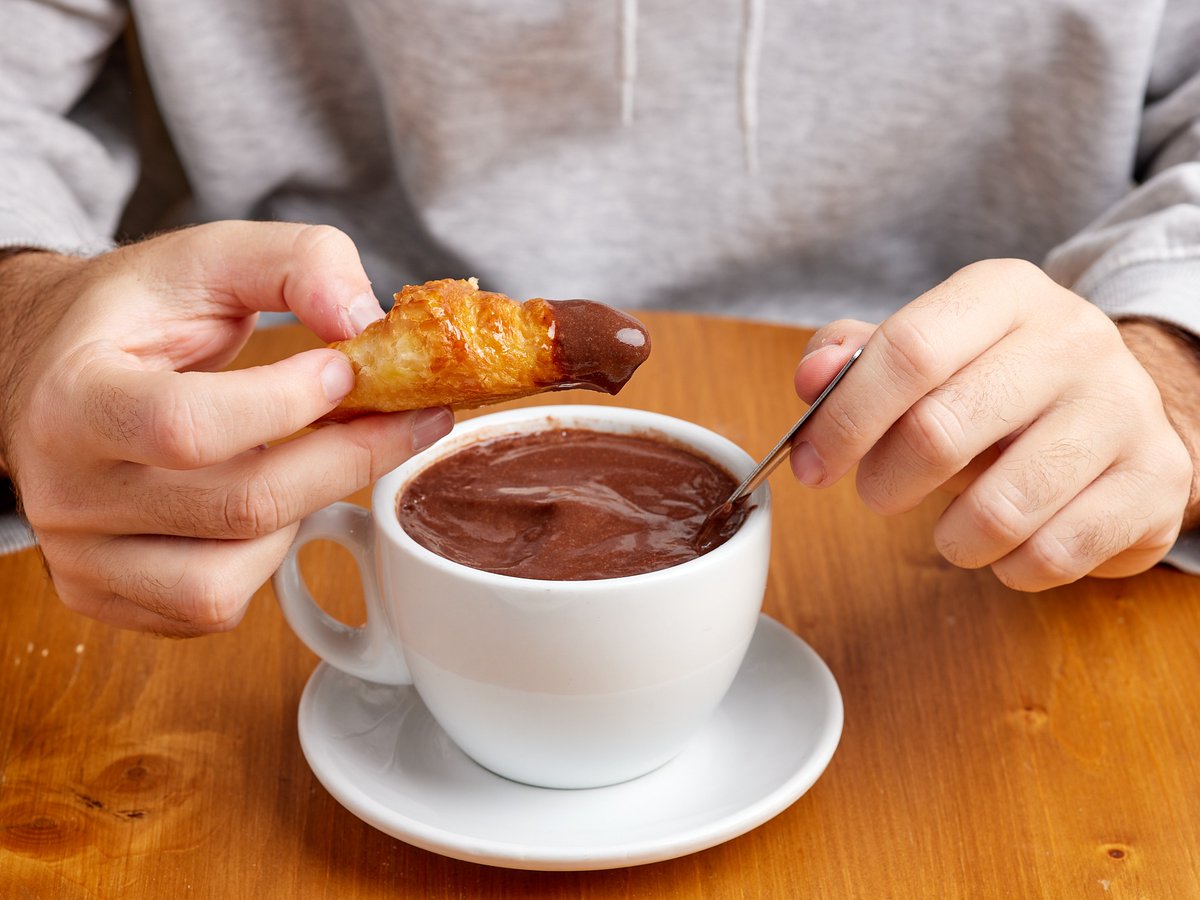 52Moments's tweet photo. 🍫✨Vine a tastar un trosset de cel amb l’escalfor de la xocolata calenta i els croissanets de @52Moments 

#52moments #52momentsambtu #XocolataCalenta #croissanets https://t.co/N1X5eXPM4P