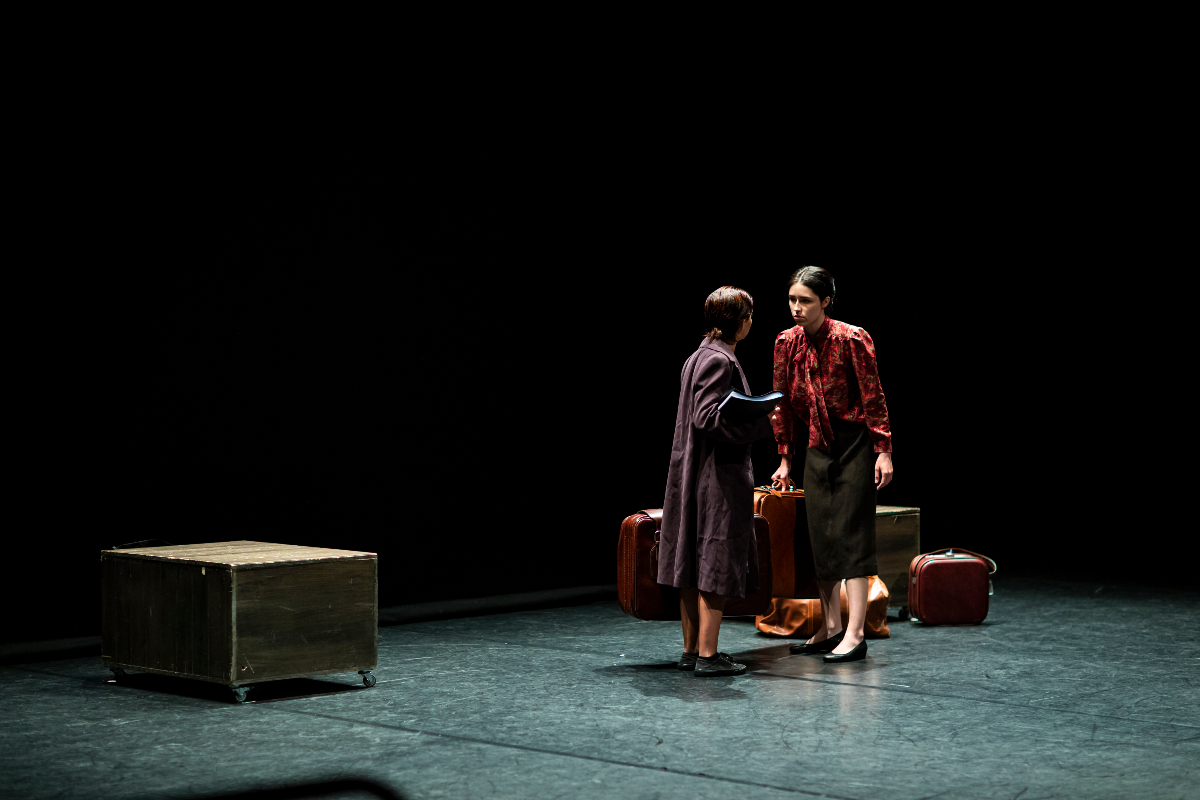 nave_73's tweet photo. 🎭 Hoy en #Nave73 'Las niñas de Humenné' nos lleva a la historia de las primeras jóvenes judías en llegar a Auschwitz y las últimas en salir. Una obra conmovedora que no te puedes perder.

🕗 20h. 🎟️ https://t.co/AxFJskkDRO
#TeatroMadrid #AgendaCultural #OcioMadrid https://t.co/7gwe4tH5cx