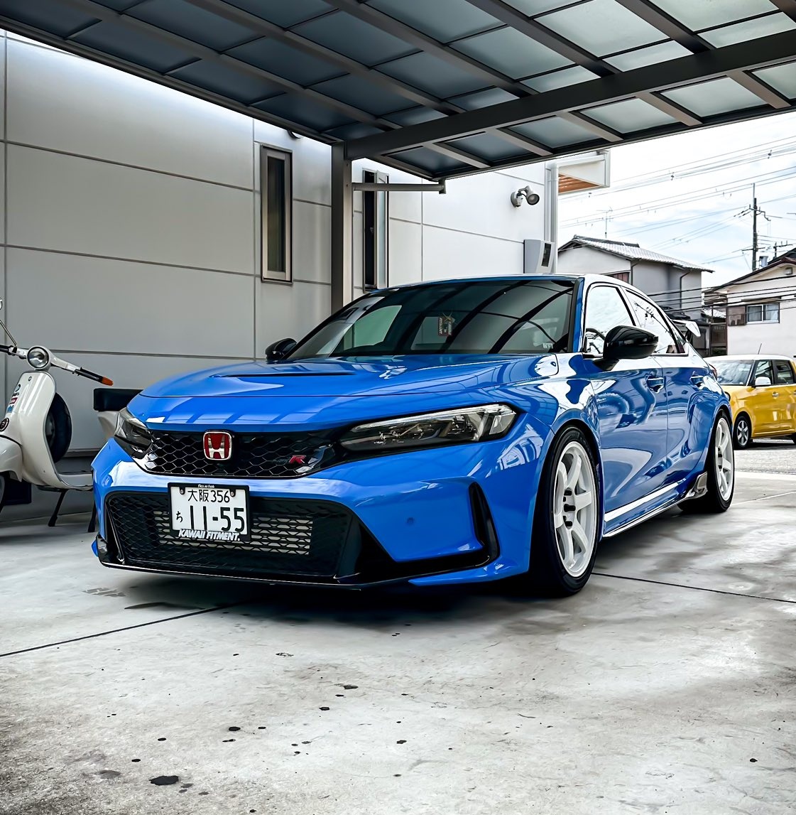 alplusc's tweet photo. Osaka local @Shunsuke_KW is ready to chase lap times with his track focused FL5 equipped with ALPLUS Aluminium Aero Guards and Titanium Brake Pad Shims. Every detail counts.
https://t.co/6G16cd2y8g
#ホンダ #シビックタイプR #タイプR #honda #civictyper #typer #ctr #fl5 #alplus https://t.co/J3aUGiNIEQ