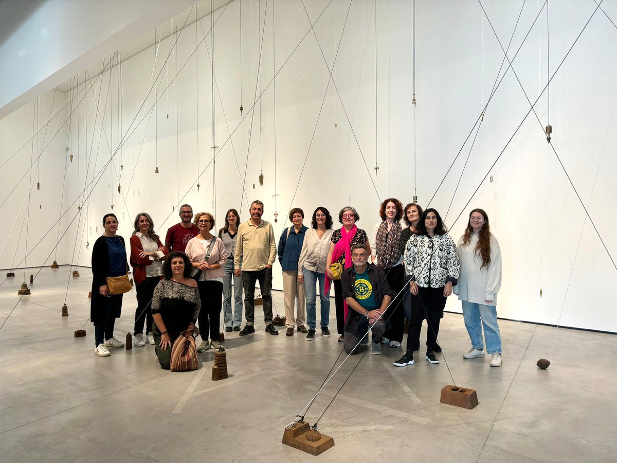 esbaluardmuseu's tweet photo. Visita al Museu d'integrants de la Taula d'Educació i Museus de @bcncultura 

🤝 Compartim experiències, reptes, dificultats... amb l'objectiu de posar l'Educació al centre dels Museus. https://t.co/CgVdC6D53P