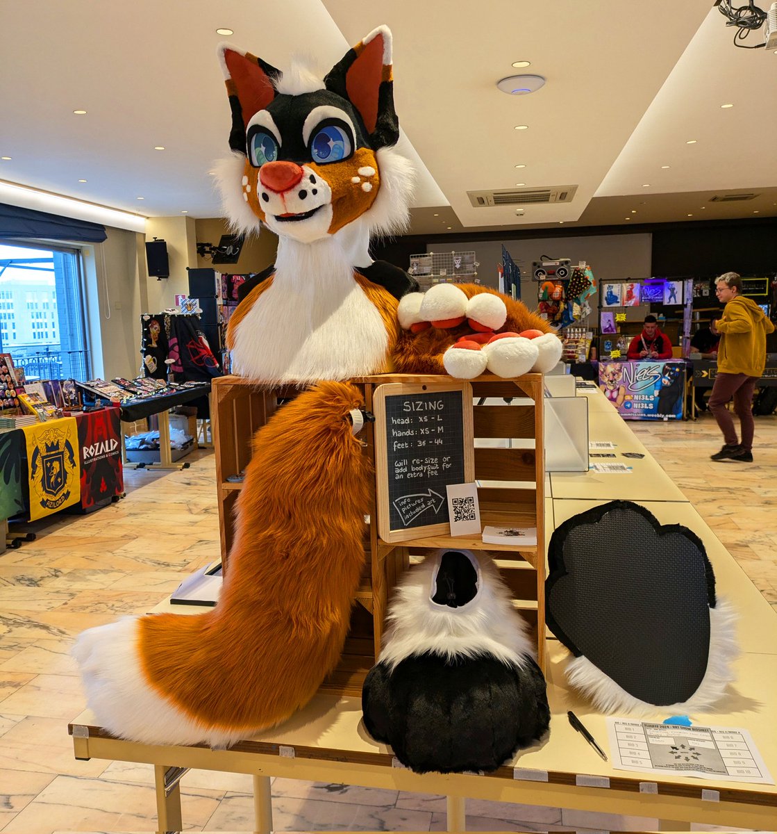 Hell_Charm's tweet photo. Come find this pup in the @FluufffCon dealers den! https://t.co/i72uyA7KTQ
