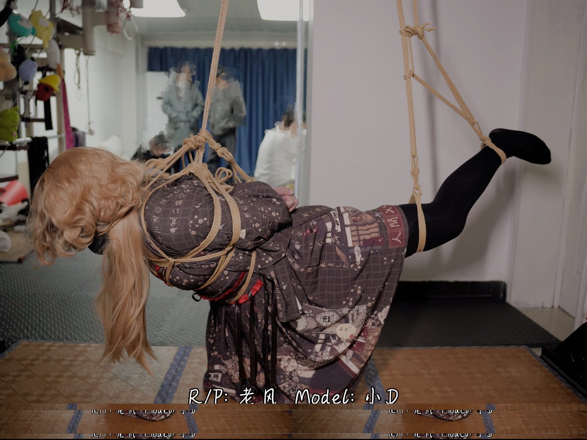 🪢 <a href="/xinsheng912/">老风</a>
💃 <a href="/DiamondDog552/">Diamond Dog</a>
🏠 <a href="/lan_shibari/">岚绳社</a>
万圣节的聚会从这里开始，被陌生人围观有点儿害羞😳