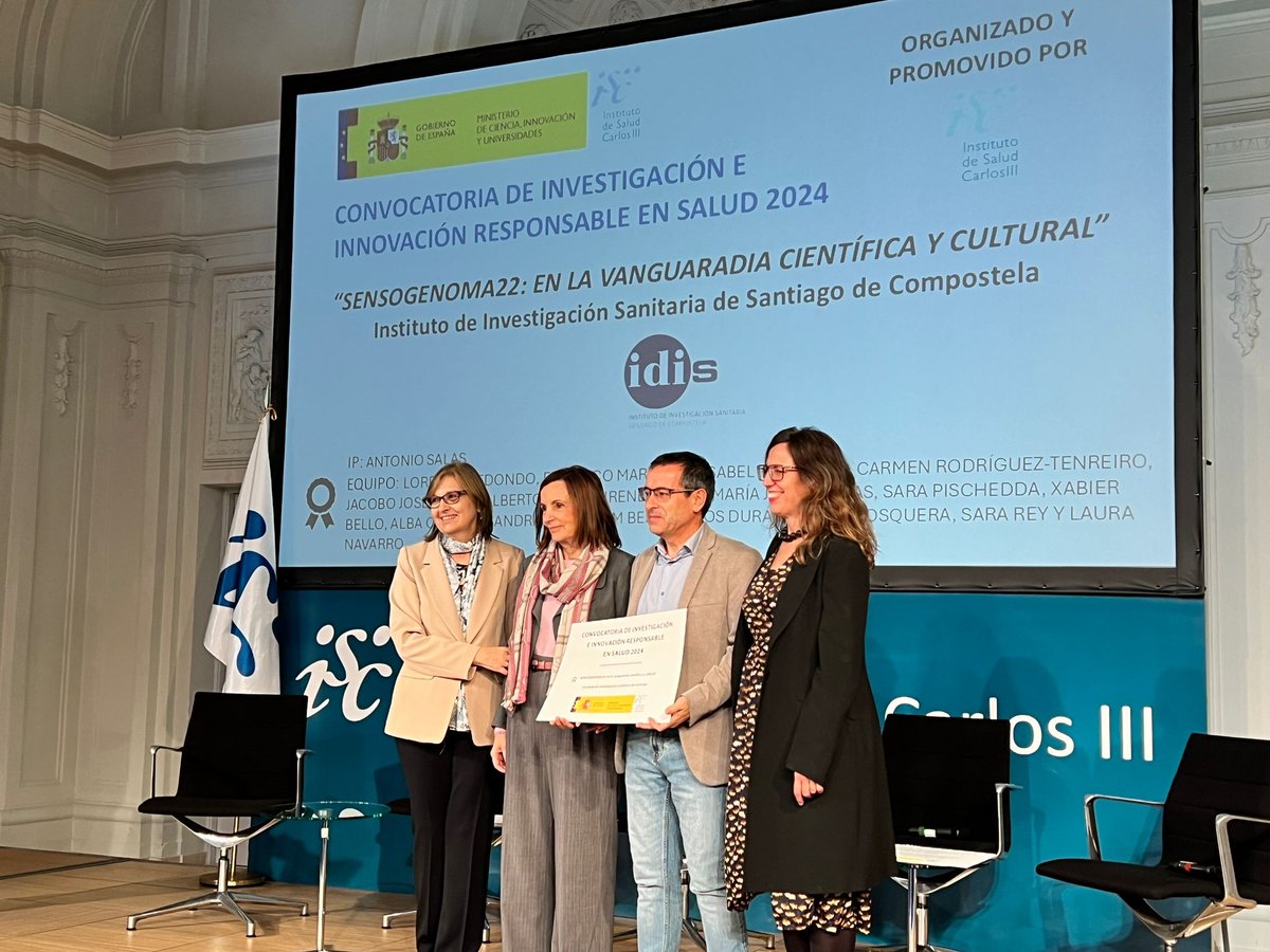 USC (@universidadeusc) on Twitter photo 🎼A música de <a href="/sensogenomics/">Sensogenomics</a>, premio de Investigación e Innovación Responsable en Saúde do <a href="/SaludISCIII/">Instituto de Salud Carlos III (ISCIII)</a>
O proxecto da <a href="/UniversidadeUSC/">USC</a> e o <a href="/idis_research/">Instituto de Invest. Sanitaria de Santiago (IDIS)</a> mostra o efecto compensatorio do estímulo musical en enfermidades neurodexenativas. Parabéns 👏👏
🗞️usc.gal/gl/xornal/nova… 🎼A música de <a href="/sensogenomics/">Sensogenomics</a>, premio de Investigación e Innovación Responsable en Saúde do <a href="/SaludISCIII/">Instituto de Salud Carlos III (ISCIII)</a>
O proxecto da <a href="/UniversidadeUSC/">USC</a> e o <a href="/idis_research/">Instituto de Invest. Sanitaria de Santiago (IDIS)</a> mostra o efecto compensatorio do estímulo musical en enfermidades neurodexenativas. Parabéns 👏👏
🗞️usc.gal/gl/xornal/nova…