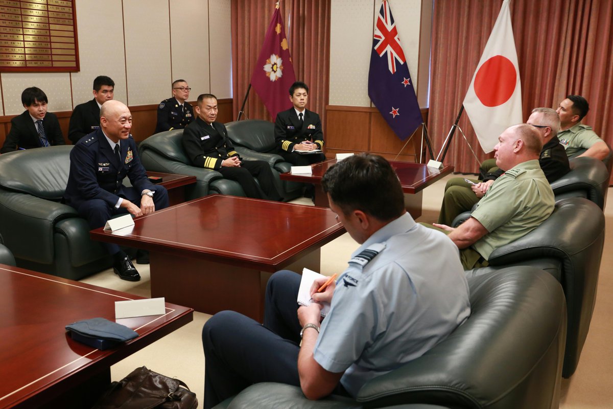 JapanJointStaff's tweet photo. On October 6, #VCJJS Lt Gen NAGUMO received a courtesy call by MG KRUSHKA, Commander, Joint Forces New Zealand.🇯🇵🤝🏻🇳🇿
For more detail, please check the below.
https://t.co/rAgKly8t6R
@NZDefenceForce https://t.co/OaOkqo8sUg