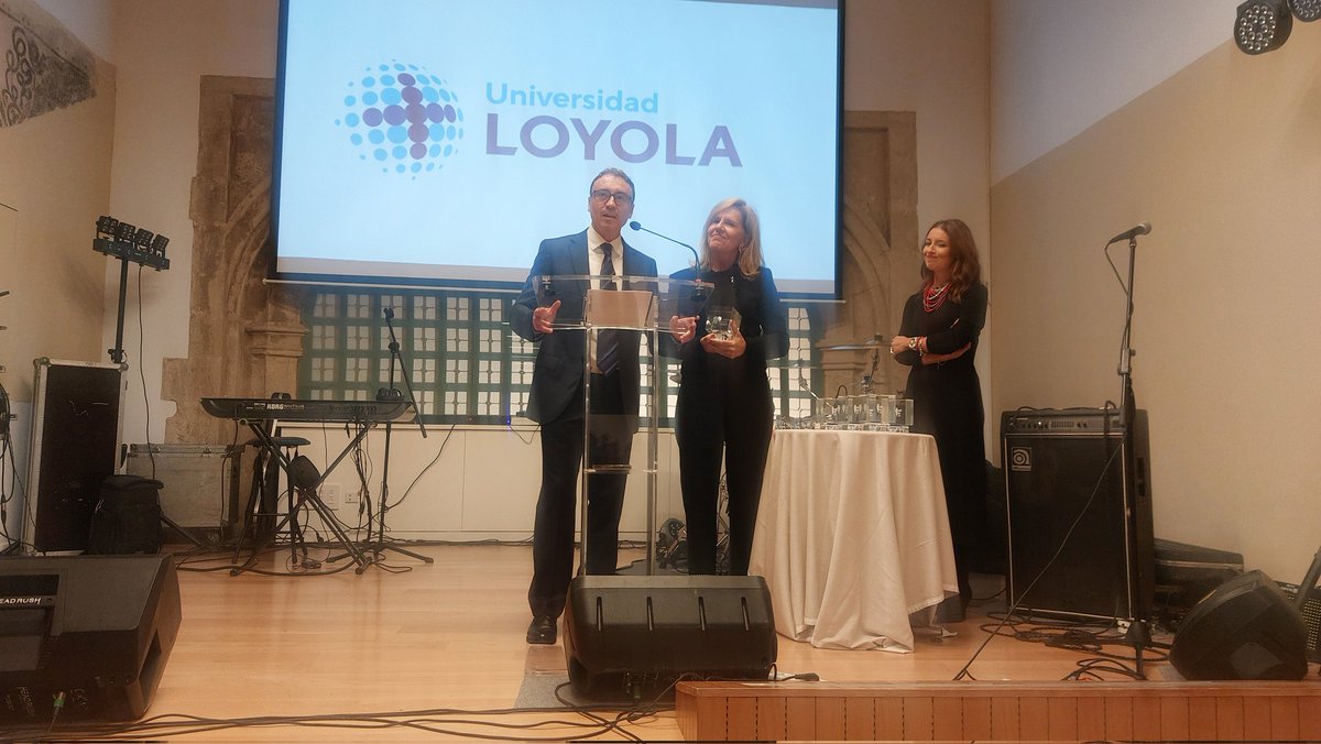 Loyola Investigación tweet media