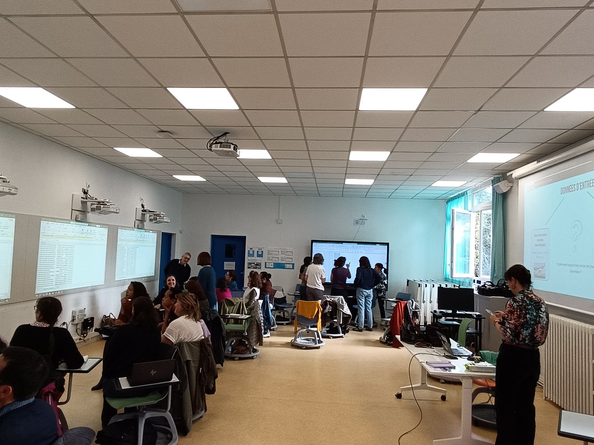 DUPUYFrdric1's tweet image. &quot;Impact des données d’entrée sur les réponses des IA génératives&quot;, un atelier mené avec @AudeThepault à @INSPEacBordeaux dans le cadre d&apos;une journée d&apos;étude #iA dans les espaces docs. #prompt, #datas, #EspritCritique... Merci pour les échanges !