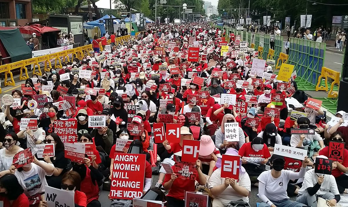 SMania_tth's tweet photo. Following the recent U.S. election, where Donald Trump returned to office, interest in the 4B Movement has surged internationally. 
#4BMovement #DonaldTrump #USA2024 

https://t.co/3GSoRbDjG8 https://t.co/BcbT53BSFl