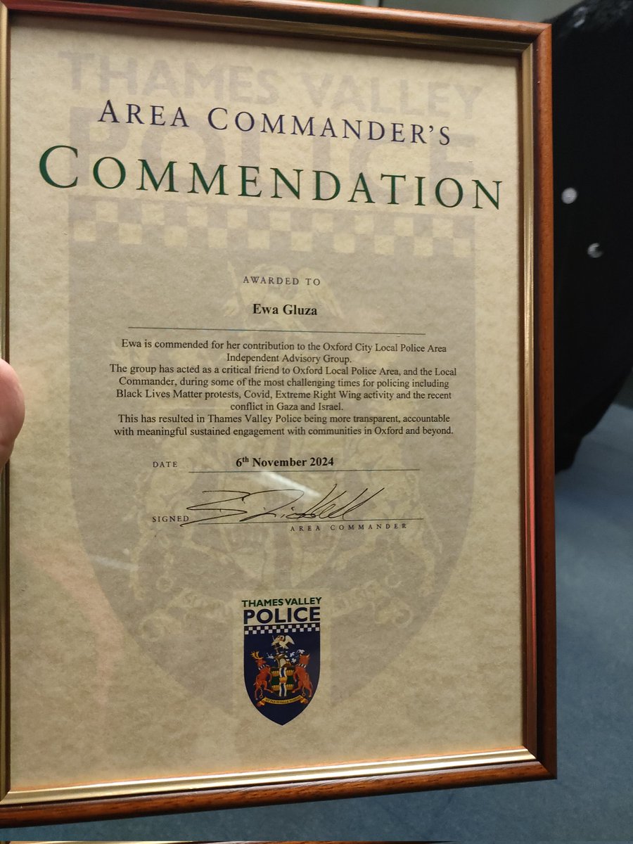 Wczoraj zostałam wyróżnienie na uroczystości w <a href="/ThamesVP/">Thames Valley Police</a> w Oxfordzie za wieloletnią wolontaryjna współpracę z IAG (Independent Advice Group).
Dziękuję Wszystkim z którymi miałam okazję współpracować przez ostatnie kilka lat 🫶
#policeaward #voluntraing #safeoxford