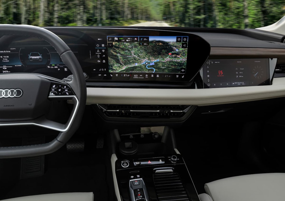 TomTom tweet media