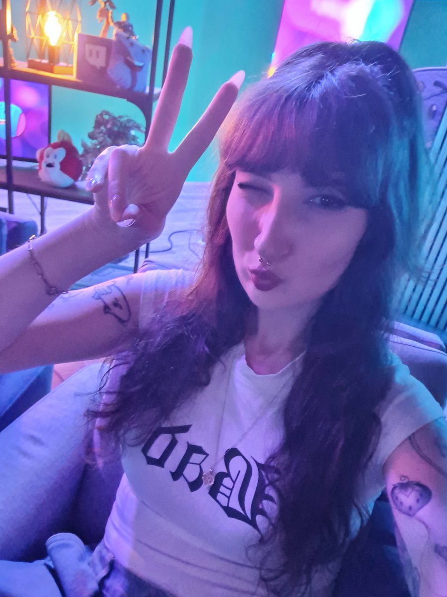 we're live babey