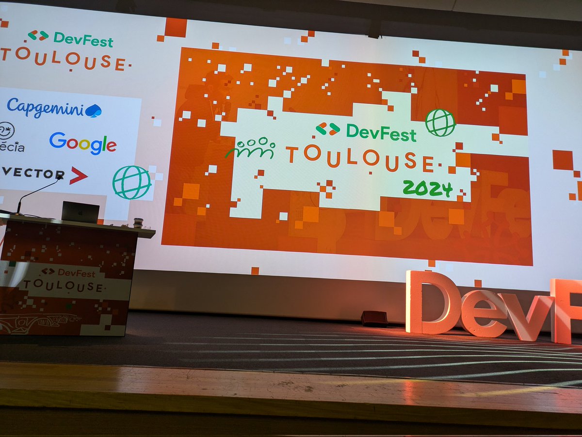 aurelievache's tweet photo. On est prêts pour le @DevFestToulouse 🎉
#Chocolatines #DevFestToulouse 🐗 https://t.co/MHvE5rOGu5
