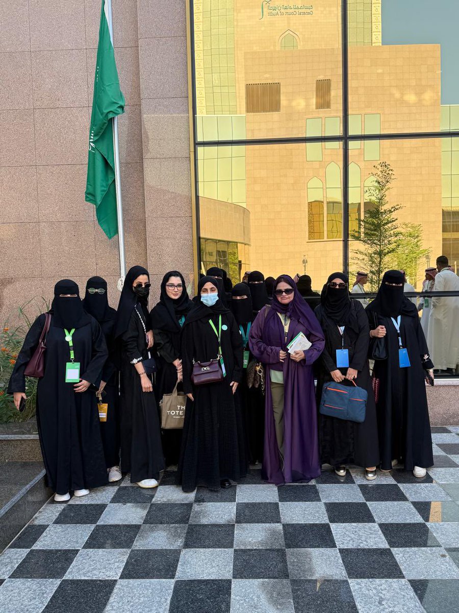 fea_kau's tweet photo. شارك مجموعة ��ن طلاب وطالبات قسم المحاسبة بكلية الاقتصاد والإدارة في ملتقى الابتكار المحاسبي الذي ينظمه المركز السعودي للمراجعة المالية والرقابة ع��ى الأداء في الديوان العام للمحاسبة بالرياض.

وقد كان للطلاب والطالبات حضور مميز ضمن فعاليات مسار "الإلهام المعرفي" من خلال مشاركتهم في عدد من اللقاءات والجلسات الحوارية المفتوحة ضمن مسارات اللقاءات المعرفية والدراسات المستقبلية وتصميم الحلول.