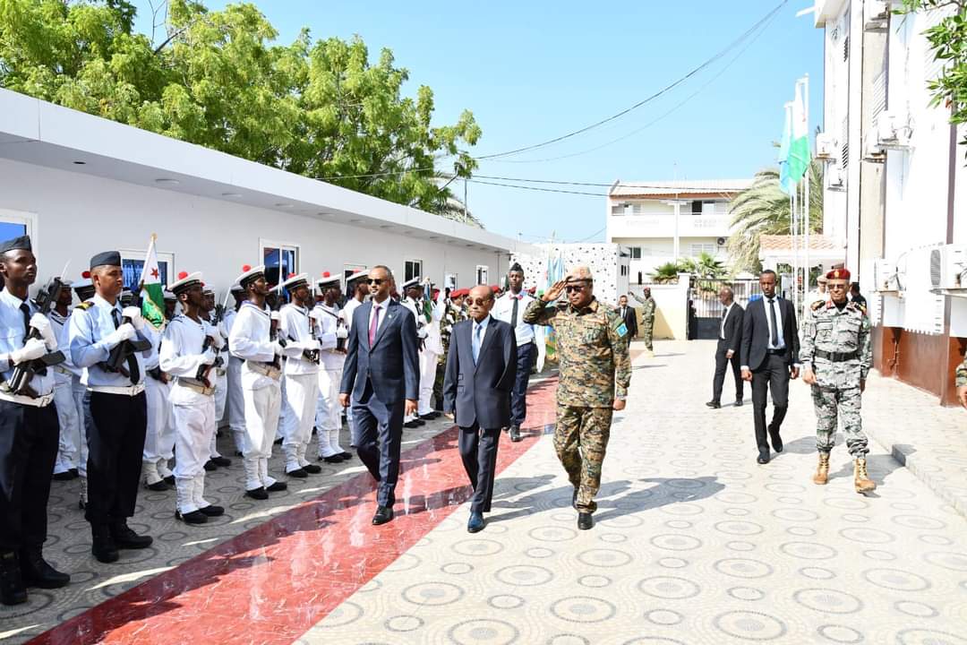Wafdi ay Hoggaaminayaan Wasiirka Difaaca Soomaaliya Cabduqaadir Maxamed Nuur iyo Taliyaha Ciidanka XDS S/gaas ibraahim Sheikh Muxudiin ayaa dalka Jabuuti kaga qeyb-galay shir looga hadlayay Howlgalka cusub ee Midowga Afrika ee bilaabanaya sanadka soo socda ee 2025.