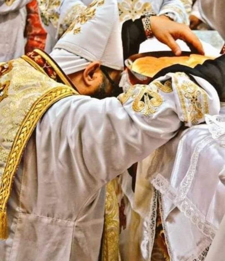 اسجد إليك بكامل ضعفي ..
 فأقمني بكامل قوتك ..❤🙏