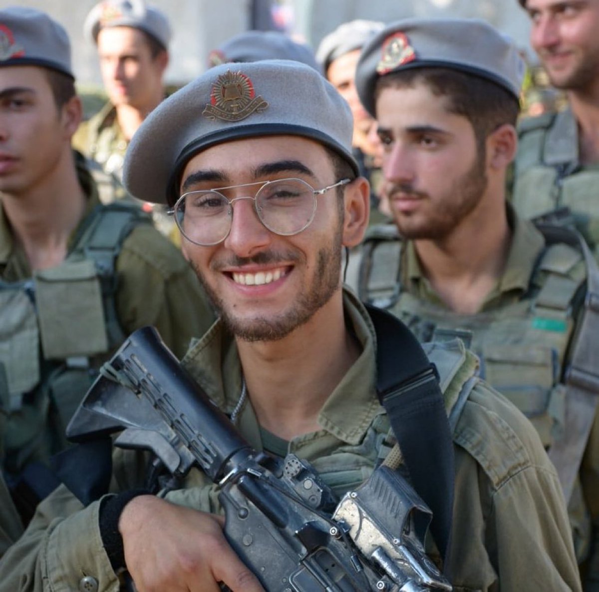 SilentlySirs's tweet image. Good morning! 

The Red Wolf, Israel’s most dangerous sniper, has been killed. 🔻

Sergeant Ariel Sosnov Sassonov, a fighter in the 605th Battalion, fell in combat on the Lebanese front at the hands of a sniper from the Radwan Unit.