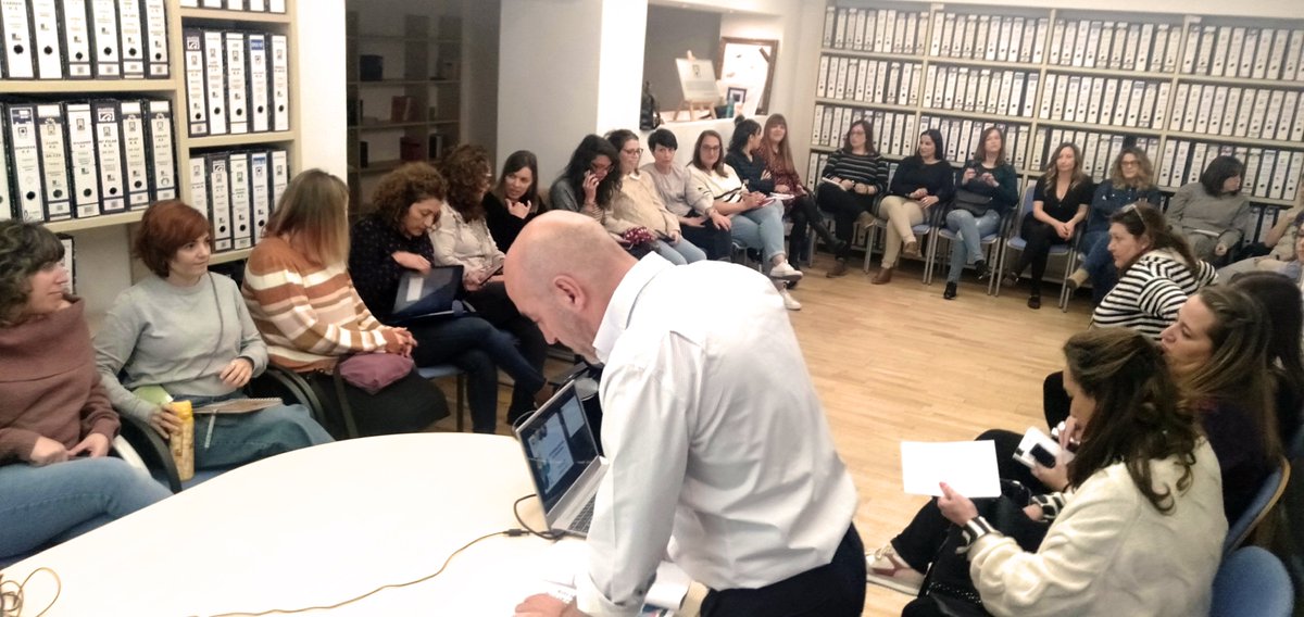 FundFECLEM's tweet photo. El equipo de FECLEM se reunió ayer en su sede en León para hablar sobre la estrategia a seguir en 2025. El objetivo es ofrecer a la persona curatelada los apoyos tanto jurídicos como instrumentales que necesita para el desarrollo de su vida diaria #apoyosjurídicos #SaludMental https://t.co/qOECWdloJv