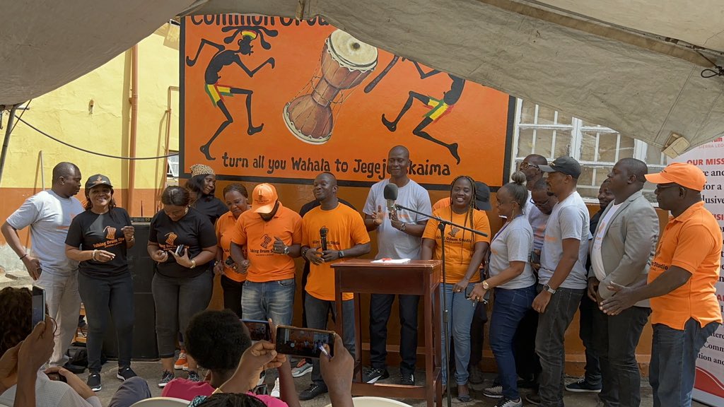 Building lasting peace in 🇸🇱 requires unity, healing, &amp; collaboration. By investing in community-led initiatives, supporting local leaders, &amp; prioritizing education, we can break d cycle of violence &amp; create a brighter future for all. #PeaceBuilding #SierraLeone #UnityForChange