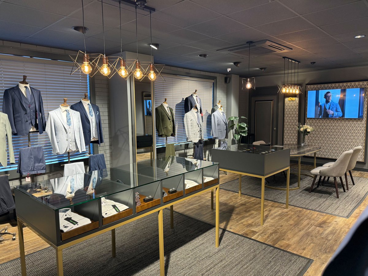 Step into our exclusive Wedding Room at McCalls of Lisburn. Let us help you bring your wedding vision to life. Whether you're looking to hire, purchase, or have a bespoke suit made just for you. We can make your big day something really special 🤵🏻‍♂️💙
mccallsoflisburn.com/weddings