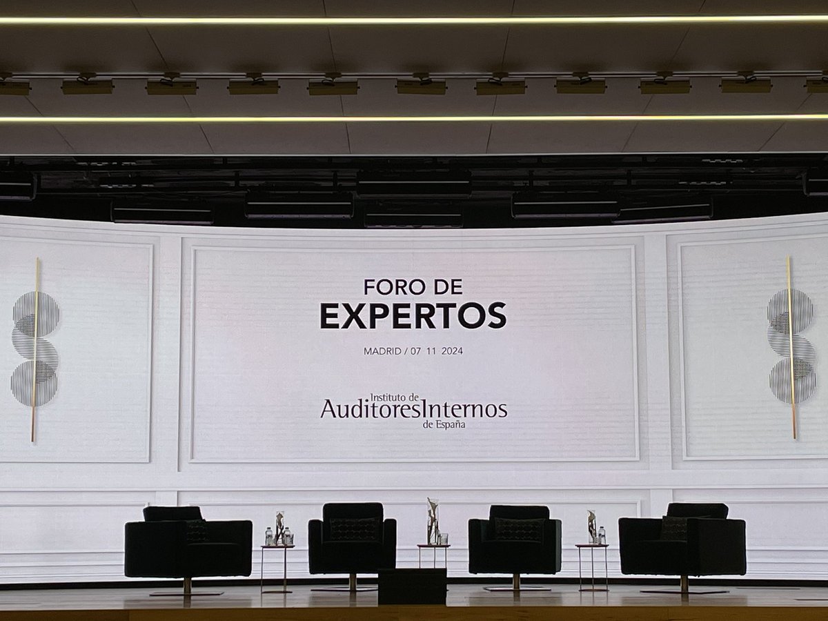 AuditorInterno's tweet photo. Hoy estamos en nuestro “Foro de Expertos”, analizando con los Directores de Auditoría Interna el futuro de la Función de Auditoría Interna. 

#AuditoríaInterna #AuditoresInternos https://t.co/hfpwW0Vf2i