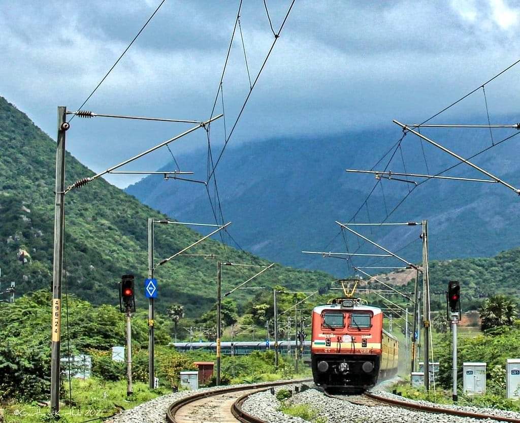 RailAnalysis's tweet photo. #RailVikasNigamLimited secures key railway sector #contracts worth over Rs. 2,000 crore
Read more...https://t.co/RKh8EblBvv
#RVNL #IndianRailways #Railways #SouthCentralRailway #EasternRailway #KRIDE #RailConnectivity #RPPL #SCPL #ShyamConstructions #RithwikProjects #Project https://t.co/d5wzLKoz0W