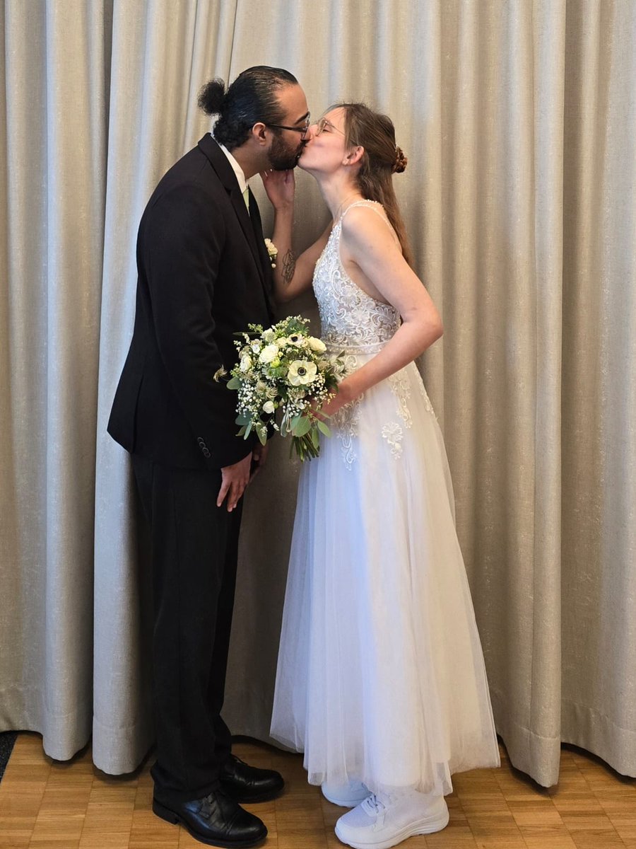 tactical_rat00's tweet image. it's official ❤️ 💍 @RaitaroKitsune I married the love of my life. Long distance does work. Thank you furry fandom and @discord I'm the happiest woman alive right now