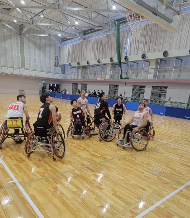 BsrEspana's tweet photo. Primer test de nuestro #TeamESP 🇪🇸 en Japón

Victoria en el amistoso ante el Kyushu 🇯🇵

Mañana comienza la competición de la Copa de Campeones Kitakyushu 🏆
🏀🏀🏀
#basket #WheelchairBasketball #KitakyushuCup #baloncesto https://t.co/0Ii8YmsMhE