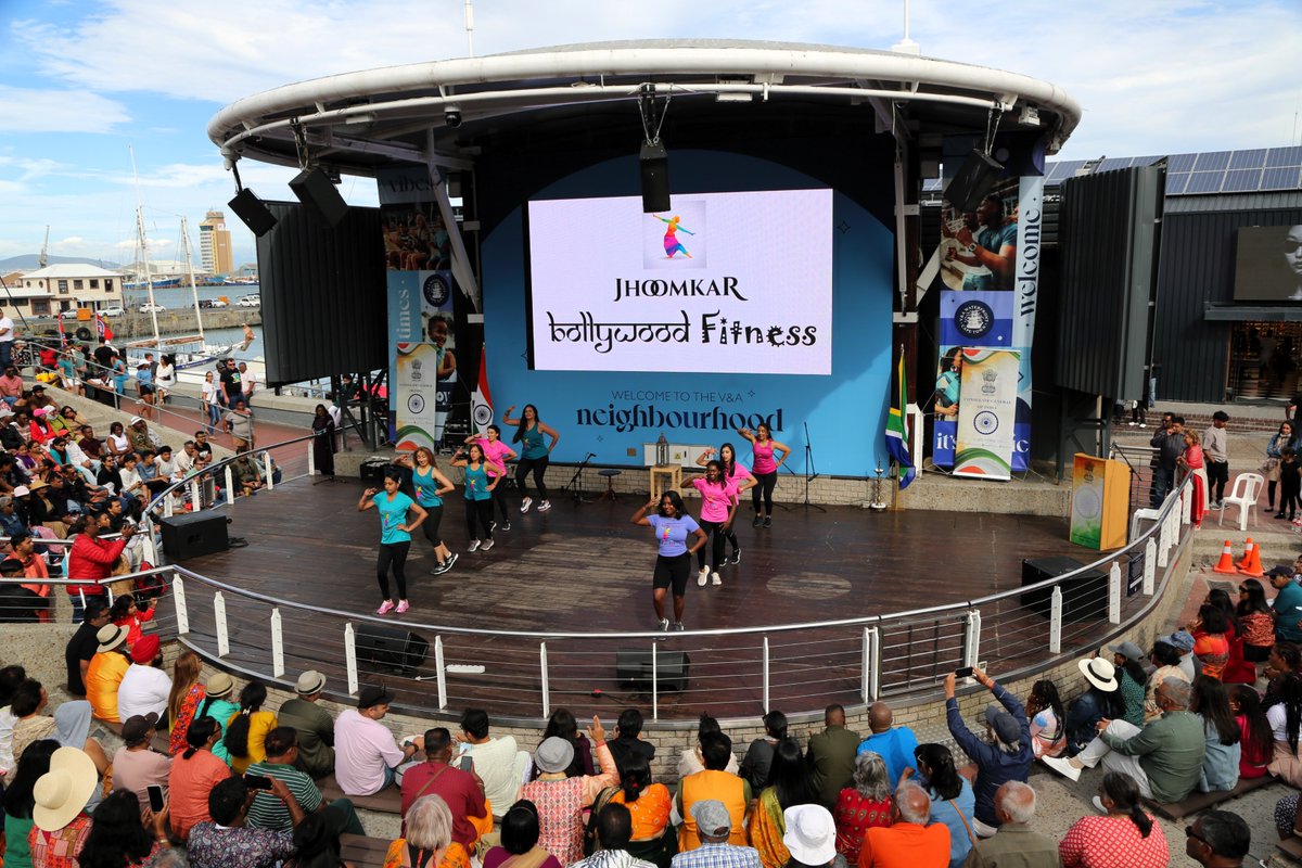 IndiainCapeTown's tweet image. Thanks to the unstinted support received from various cultural dance and music groups in Western Cape, the Diwali celebrations @VandAWaterfront  were a great success! @TaareDance @Nateshwar_SA @hci_pretoria @prabhatk @MinOfCultureGoI #Diwali2024