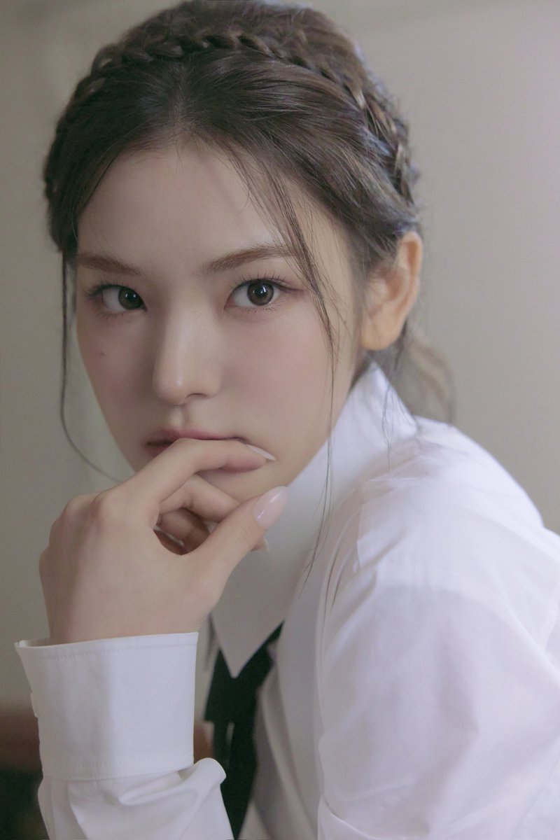 Concept Photo (iz Ver.) izna The First Mini Album 'N/a' 2024.11.25