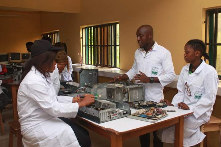 CovpolyNg's tweet photo. Empower your tech skills at Covenant Polytechnic! Our state-of-the-art computer lab offers hands-on learning, hardware repairs &amp; research. 

Apply now! #CovenantPolytechnic #TechEducation #Innovation https://t.co/hTYCFSGzaZ