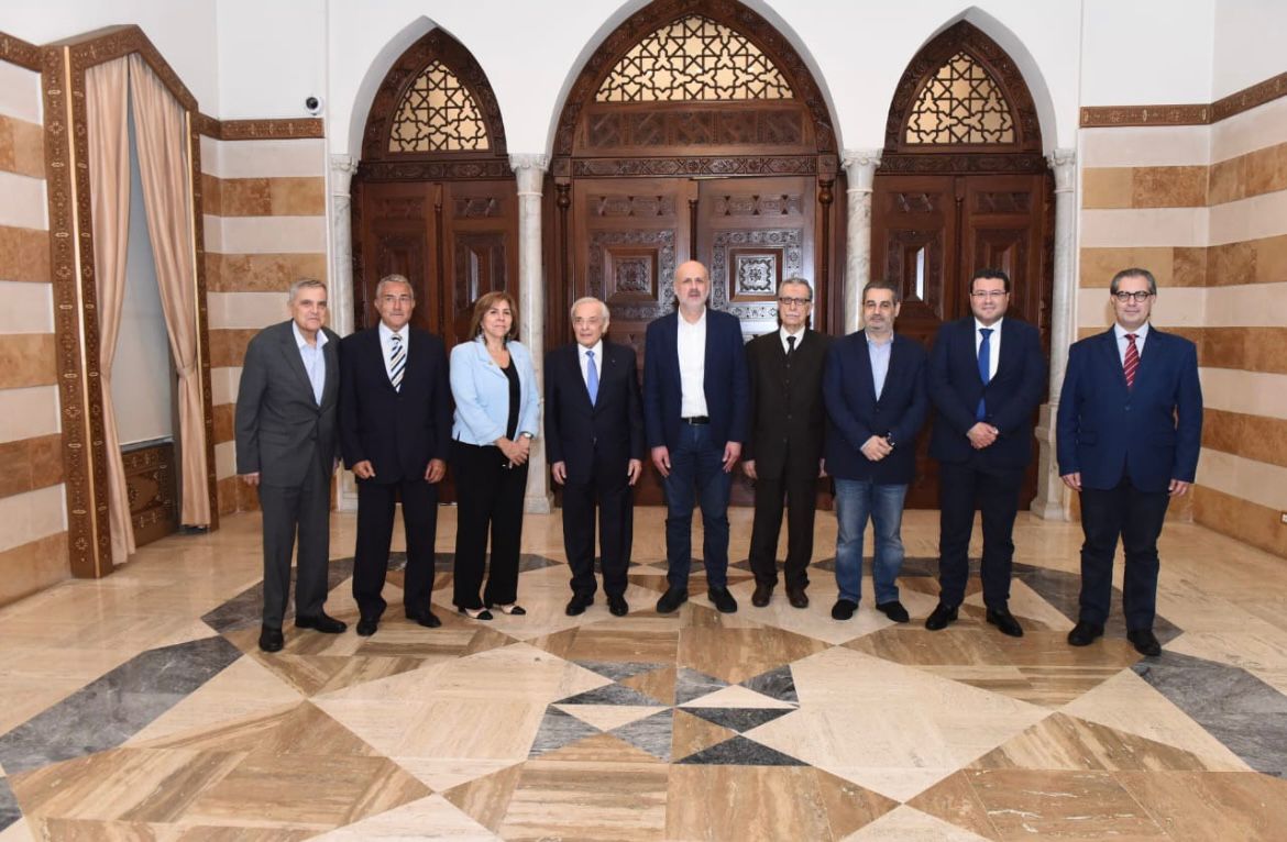 تصريح رئيس ملتقى بيروت الدكتور فوزي زيدان بعد زيارة معالي وزير الداخلية والبلديات القاضي بسام مولوي

نطالب بالتشدّد مع مطلقي الشعارات الطائفية والحزبية تفادياً للفتنة ومحافظة على السلم الأهلي

تشرفت مع وفد من الهيئة الإدارية لـ "ملتقى بيروت" بزيارة معالي وزير الداخلية والبلديات