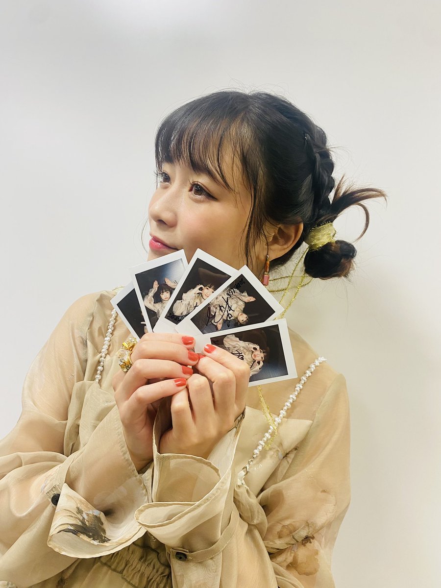 VictorMusic's tweet photo. 大原櫻子オフショット公開✨
昨日のインスタライブありがとうございました！
MVシェアキャンペーンの特典チェキ📷
「Collection」のMVを見てキャンペーンに参加してください！ご応募お待ちしております！
#大原櫻子 #collection #キャンペーン
@staff_sakurako https://t.co/7rF08V82we