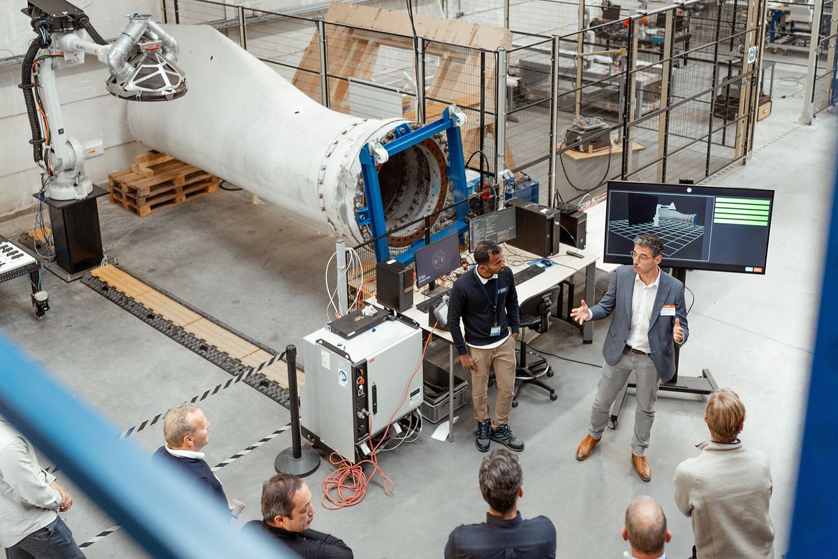 alionbv's tweet photo. Bedrijven in de techniek hebben het vaak over specificaties, terwijl je juist je waarde moet bespreken. Alion bezoekt veel events en beurzen rond tech. Zoals laatst bij 'Industrie 4.0: fabriek van de toekomst': https://t.co/ogFVfo3rGY #tech #industrie https://t.co/ybg80HN7Au