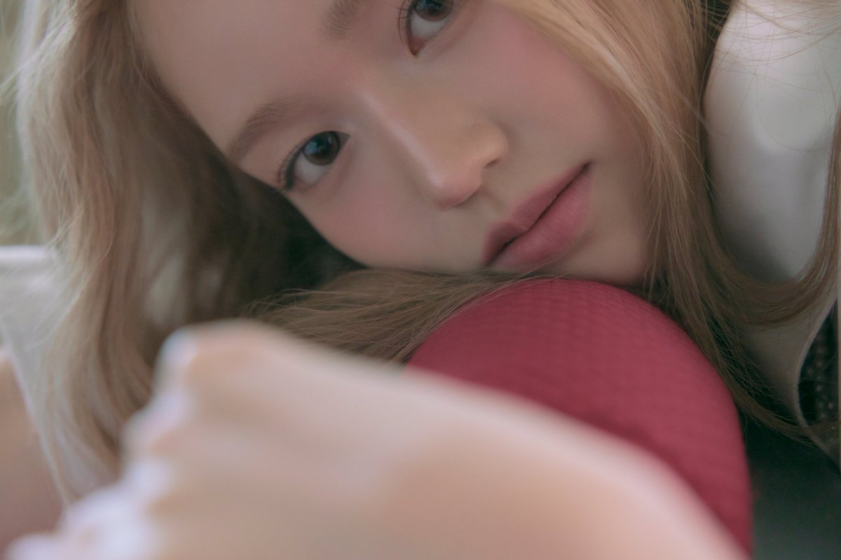 Concept Photo (iz Ver.)

izna The First Mini Album 'N/a'
2024.11.25 6PM (KST)

💿 Pre-Save
ingrv.es/izna_Na

#izna #이즈나
#JEONGSAEBI #정세비
#N_a