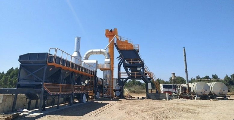 SinoroaderChina's tweet photo. This asphalt plant adopting quick power connection and ground-foundation-free design, the plant is easy to install and capable to start production rapidly.
If you are interested, please contact my WhatsApp: +86 18903819201 https://t.co/IU7yRTjxlm