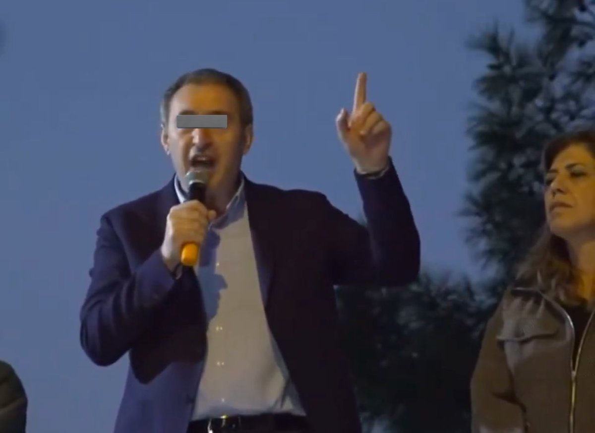 İçişleri Bakanlığı, Devlete karşı ayaklanma çağrısı yapan DEM’li Tuncer BAKIRHAN hakkında yasal işlem başlatıldığını açıkladı. 

SİZE DEVLETİ TANITACAĞIZ!