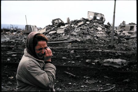 #ArchivesduCrash

📖 This week, the Crash team invites you to (re)discover "War crimes and politics of terror in Chechnya (1994-2004)", a study by Laurence Binet published in 2010.

Find out more about this work on the Crash website :
👉msf-crash.org/en/war-and-hum…

© Eric Bouvet