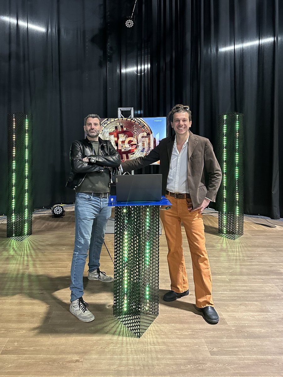 bip_show's tweet photo. Ci siamo!
Stasera alle ore 23:30 su Antenna3 e altre emittenti regionali debutta “Esploriamo Bitcoin”.
Aprono le danze con il primo episodio @federico_rivi, @guybrushino, @marcocostanza_ e @giacomozucco.
Cercate di non perdervelo #BIPers!
Più info qui: https://t.co/R4O78OFkdl https://t.co/jmyAwOvONH