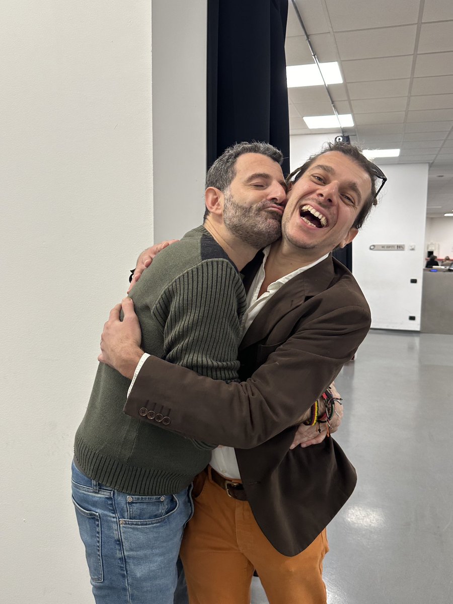 bip_show's tweet photo. Ci siamo!
Stasera alle ore 23:30 su Antenna3 e altre emittenti regionali debutta “Esploriamo Bitcoin”.
Aprono le danze con il primo episodio @federico_rivi, @guybrushino, @marcocostanza_ e @giacomozucco.
Cercate di non perdervelo #BIPers!
Più info qui: https://t.co/R4O78OFkdl https://t.co/jmyAwOvONH