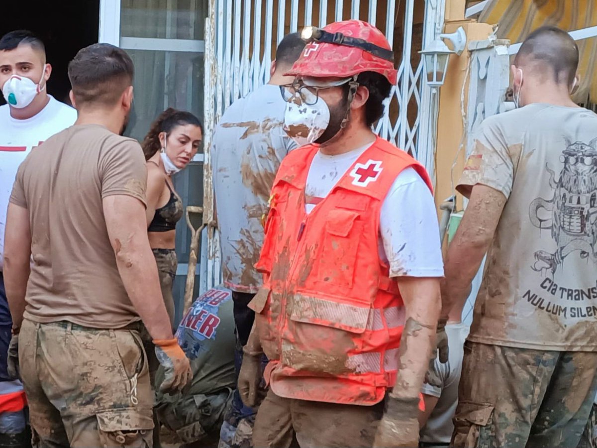 CruzRojaCoruna's tweet image. Seguimos en Valencia.
#EnTodasPartes, sin filtros ni condiciones.
#GraciasVoluntariado🤎
