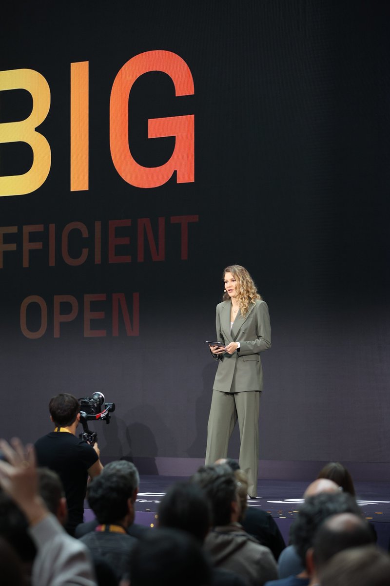 Scaleway (@scaleway) on Twitter photo ...we continue with <a href="/aude_drn/">Aude Durand</a>, Deputy CEO at <a href="/GroupeIliad/">Groupe iliad</a> , addressing a clear message: "We're here to rally the European AI ecosystem"! This year, #aiPULSE 2024 centers on 3 pillars: Big, Efficient, and Open.
1️⃣ BIG:
"In 2023, we led the way with 1,000 GPUs. Today, we've ...we continue with <a href="/aude_drn/">Aude Durand</a>, Deputy CEO at <a href="/GroupeIliad/">Groupe iliad</a> , addressing a clear message: "We're here to rally the European AI ecosystem"! This year, #aiPULSE 2024 centers on 3 pillars: Big, Efficient, and Open.
1️⃣ BIG:
"In 2023, we led the way with 1,000 GPUs. Today, we've