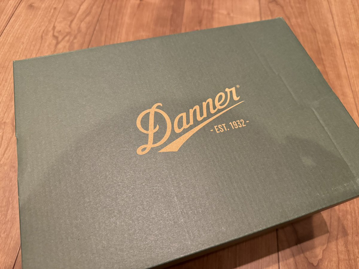 rarikuma1995's tweet image. 俺の手元にもあの靴が届きました👞
もう見た目からカッコイイ！！
これで土曜日サバゲー行きます👍
早く走りてー🏃💨
#laylax   #danner   #サバゲー