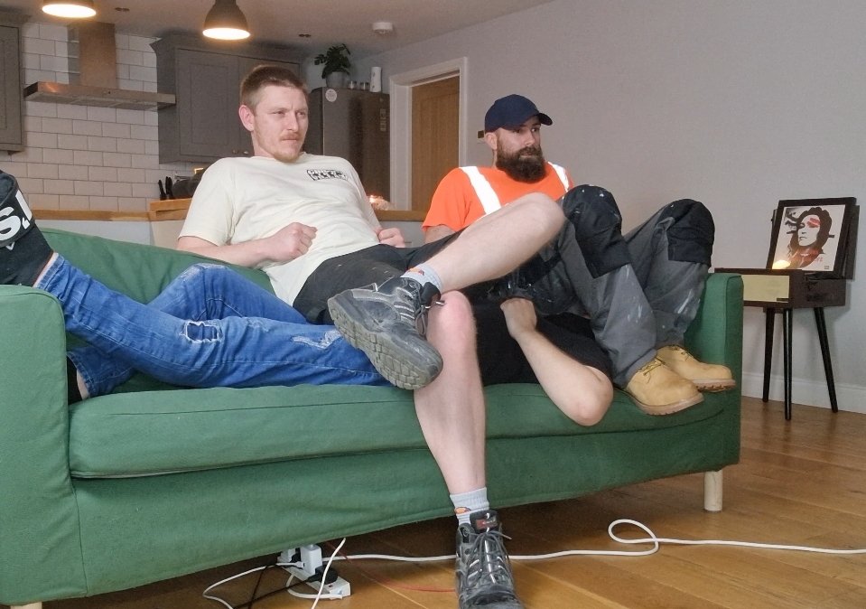 MasterDomUK's tweet photo. New facesitting video with @DomMasterRed dropping today 👀 https://t.co/OdqEA8TMuP